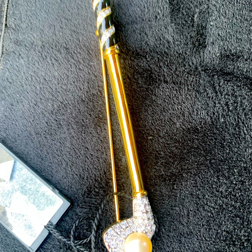 Retired Piece (Golf club w pearl)from the Swarovski Signature Collection